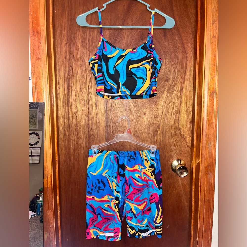 Trippy, colorful, two-piece set🎨